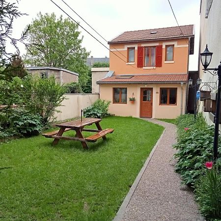 Le Gite Embarque - Gere Par Presta-Zen'Services - Barque Electrique En Supplement Verdun-sur-Meuse Exterior foto