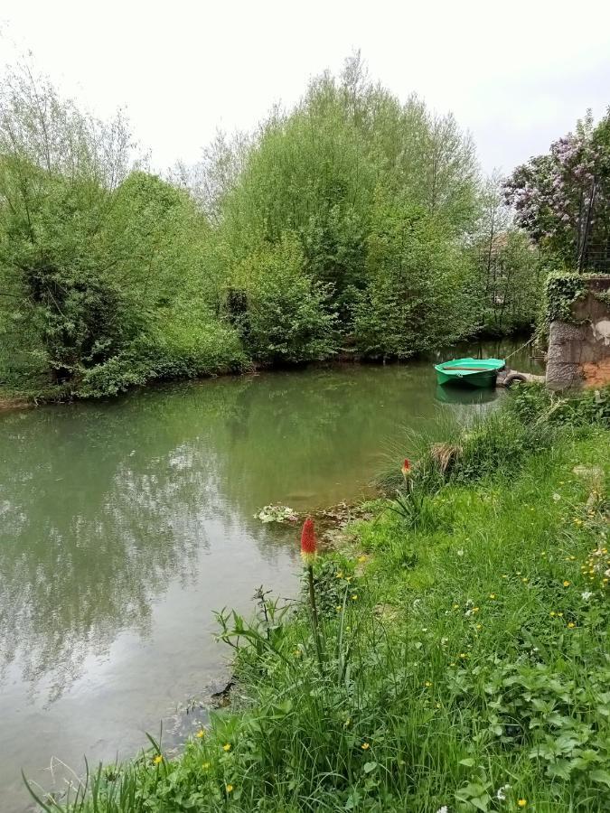 Le Gite Embarque - Gere Par Presta-Zen'Services - Barque Electrique En Supplement Verdun-sur-Meuse Exterior foto
