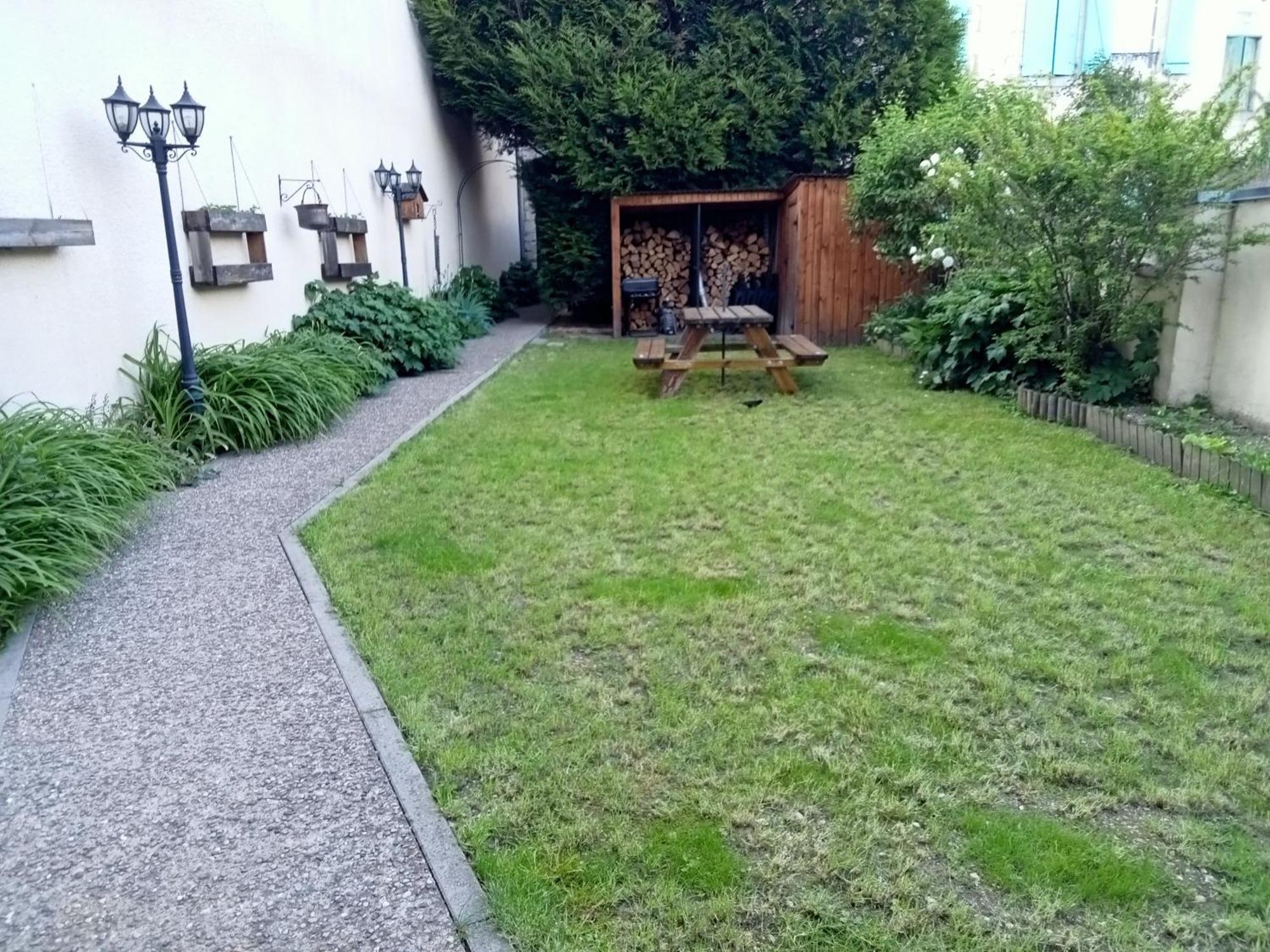 Le Gite Embarque - Gere Par Presta-Zen'Services - Barque Electrique En Supplement Verdun-sur-Meuse Exterior foto