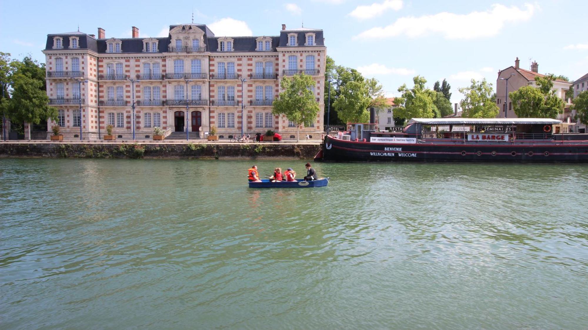 Le Gite Embarque - Gere Par Presta-Zen'Services - Barque Electrique En Supplement Verdun-sur-Meuse Exterior foto