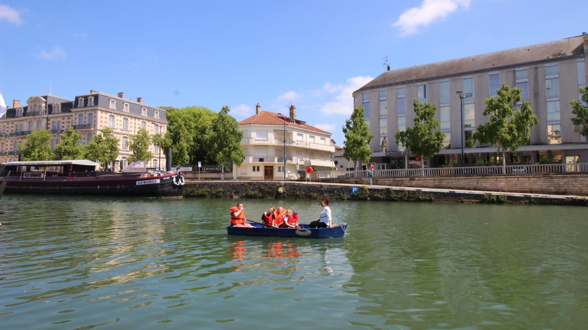 Le Gite Embarque - Gere Par Presta-Zen'Services - Barque Electrique En Supplement Verdun-sur-Meuse Exterior foto