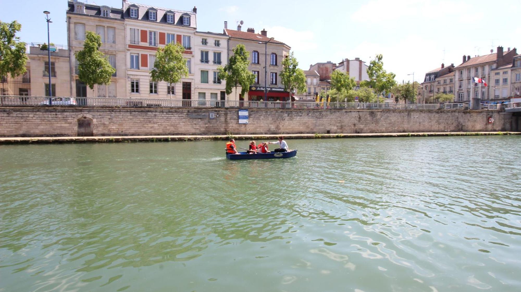 Le Gite Embarque - Gere Par Presta-Zen'Services - Barque Electrique En Supplement Verdun-sur-Meuse Exterior foto